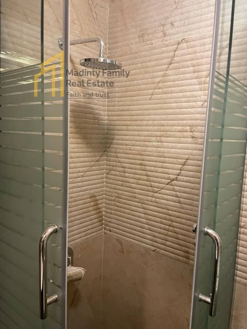 5 49a906a5-8d32-45bf-9cdf-9c6294720770. jpg