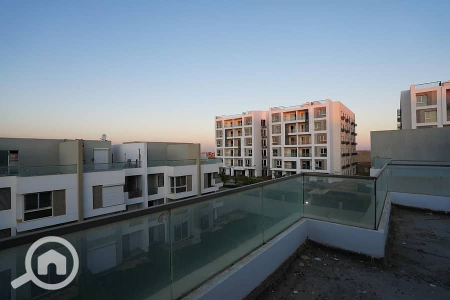 2 c2df7bb4-6bf4-4b41-9c18-e57fd0f976b2. jpg