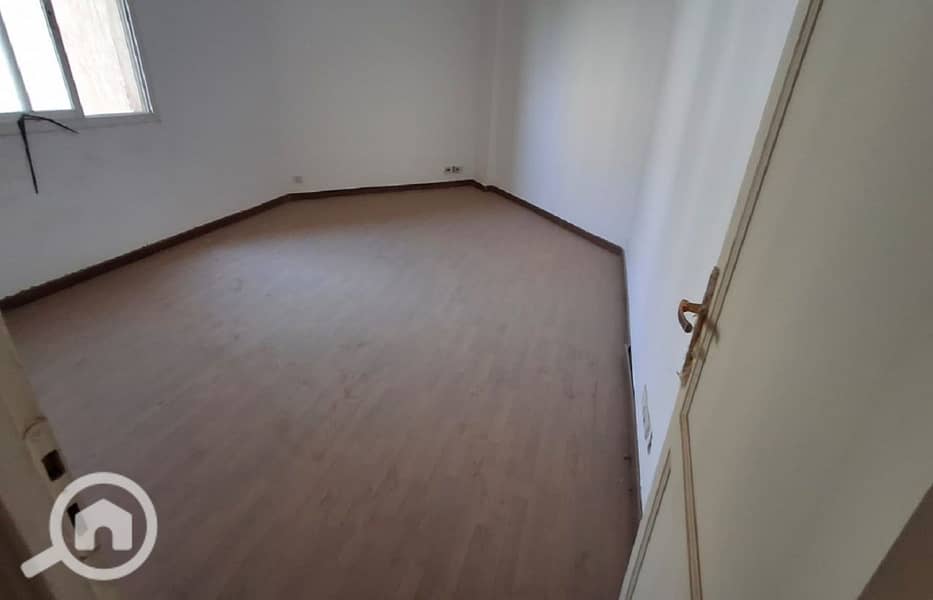 8 23ea44bc-f5da-4851-a5a6-b63094e41d7e. jpg