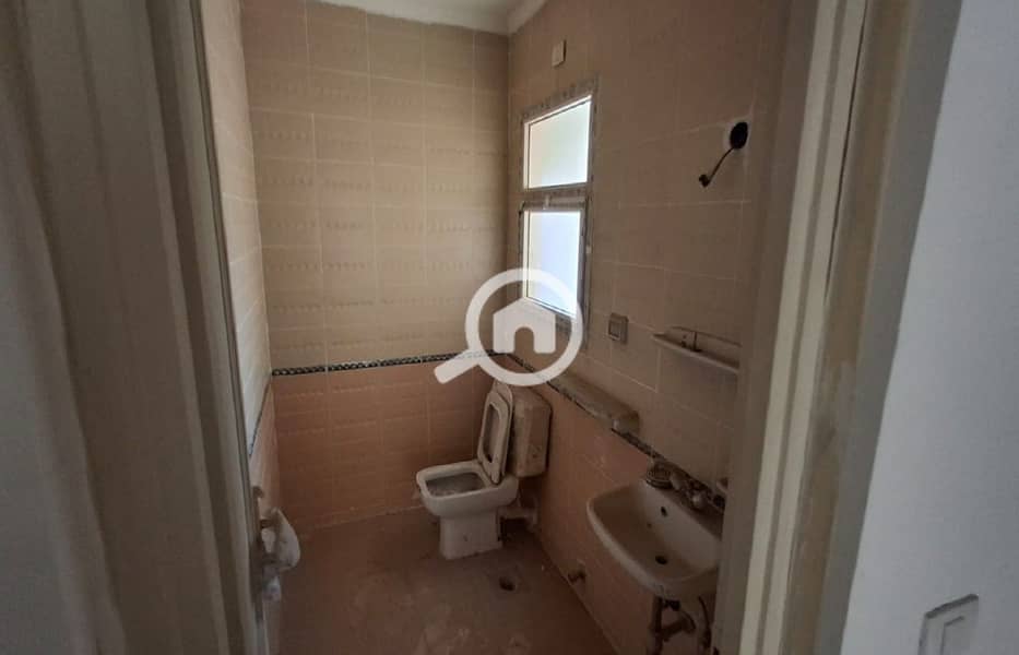 28 45f10279-d7a0-4369-ba39-077d7bfabe3f. jpg