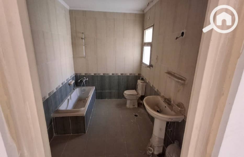 29 608a51b0-7eed-4dc3-9959-3c961412f00e. jpg