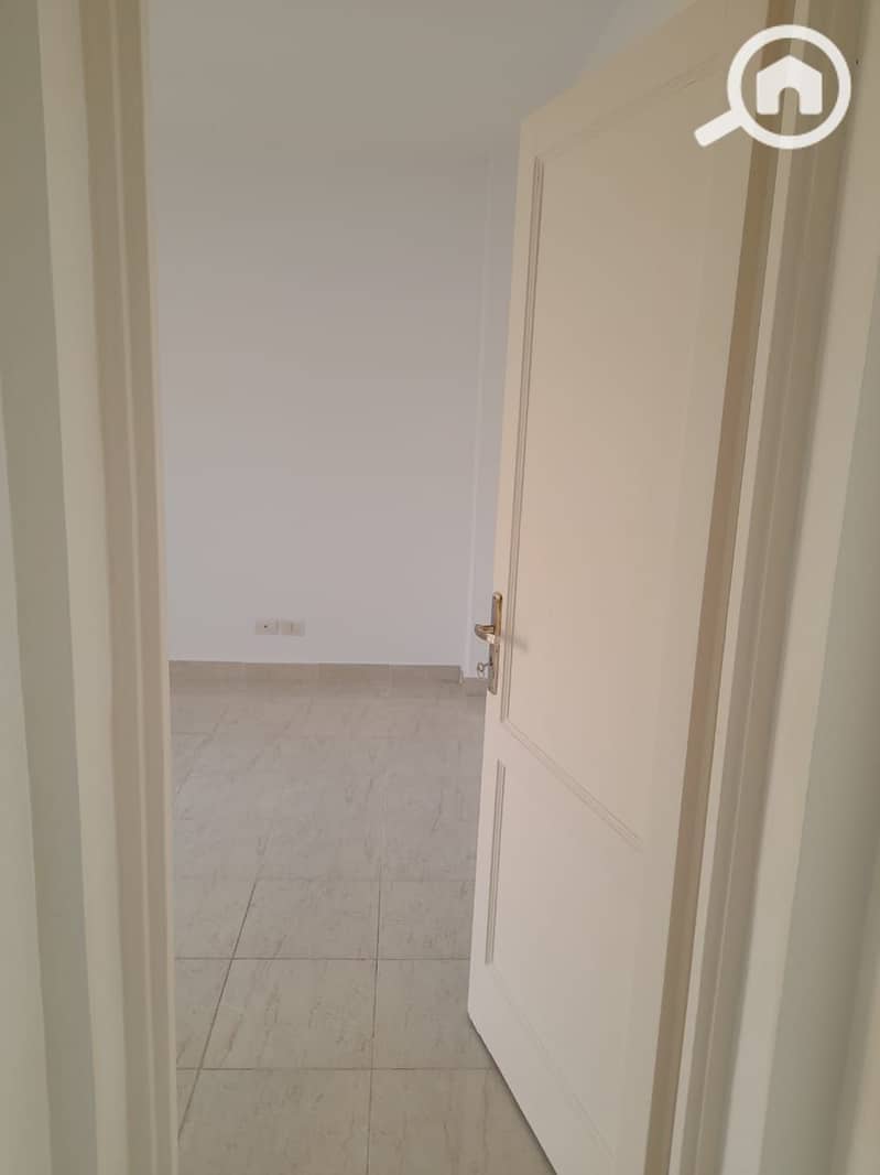 5 2784a518-ae8a-40b6-bb29-047c1567a8af. jpg