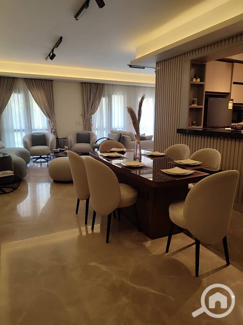 10 db1c028b-3106-463d-8dd1-25f34f77e453. jpg