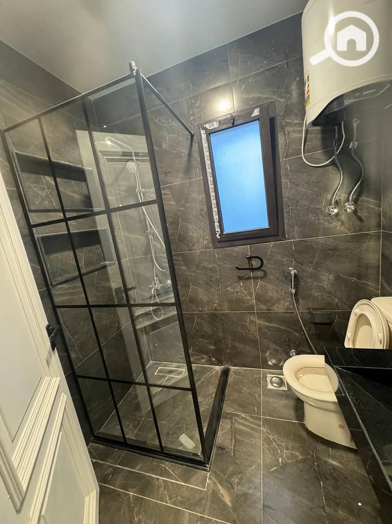 14 d0282d7c-16c3-4df5-b883-65235369429c. jpg