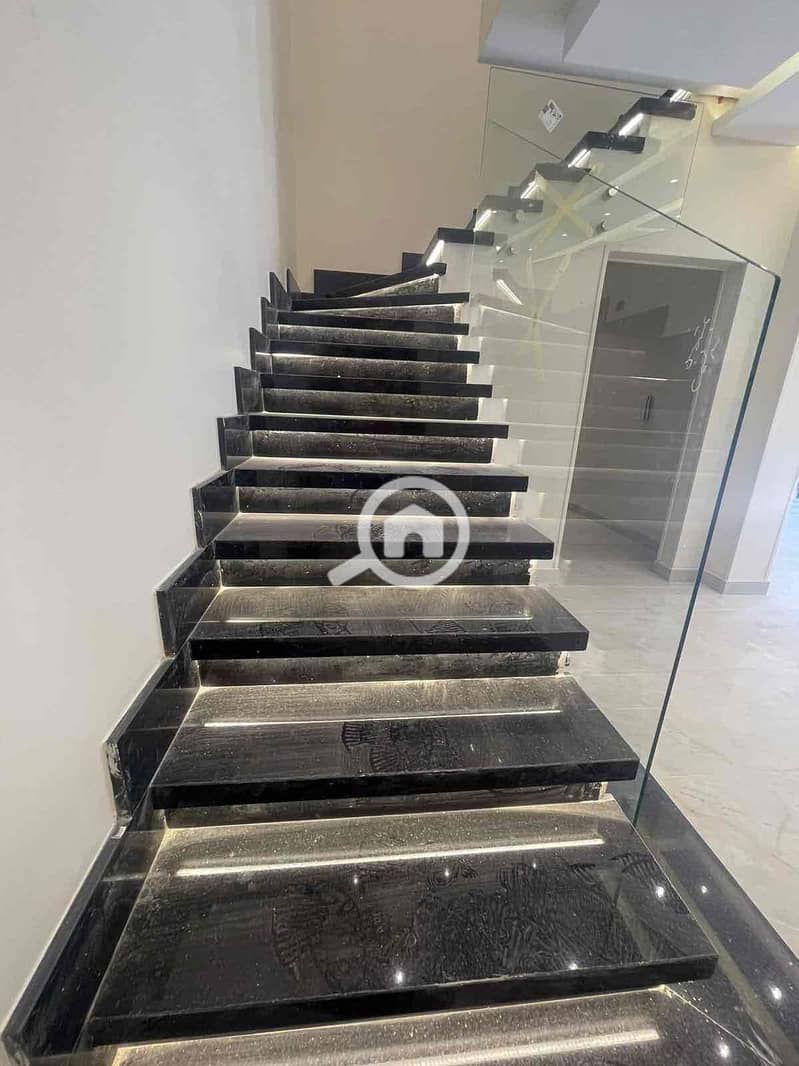 11 b18fc6f4-6d21-4a8f-a112-804771763360. jpg