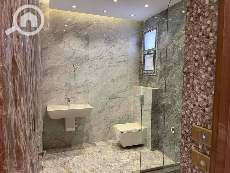 14 d2fe7cb3-4a56-41ed-a10c-90d522432366. jpg