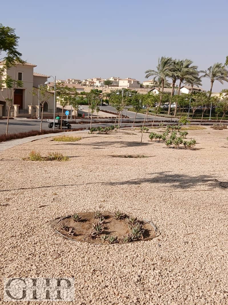 4 32f4b735-bc83-4701-80aa-167711ee7645. jpg