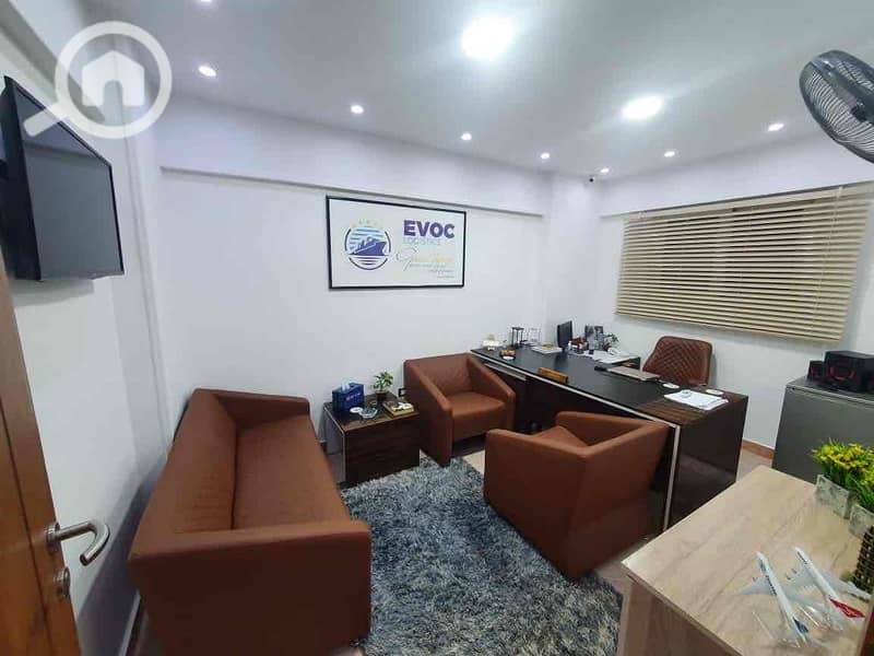 4 165d95fb-c8f9-4827-8ace-489404e73df7. jpg