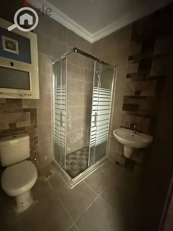 3 8403e7c5-2d20-47ad-b1d7-850c33270481. jpg