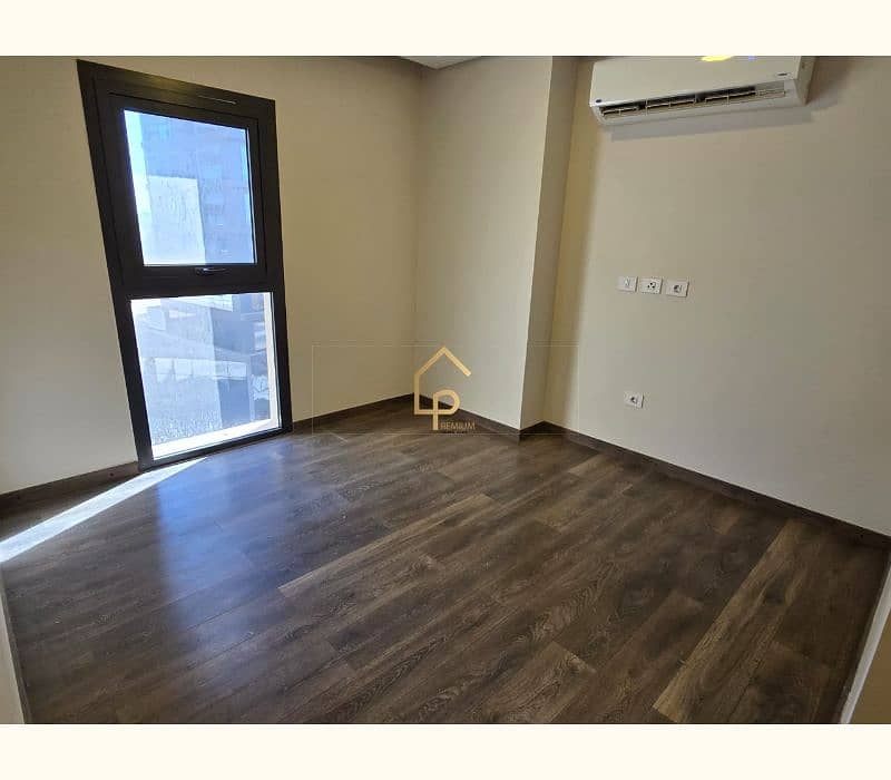 4 WhatsApp Image 2025-09-29 at 4.01. 02 PM (1). jpg