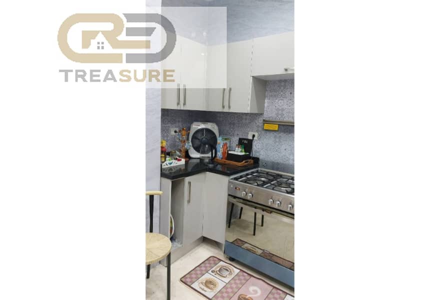 10 273db3bf-2a32-421a-b41e-4de91a3321a5. jpg