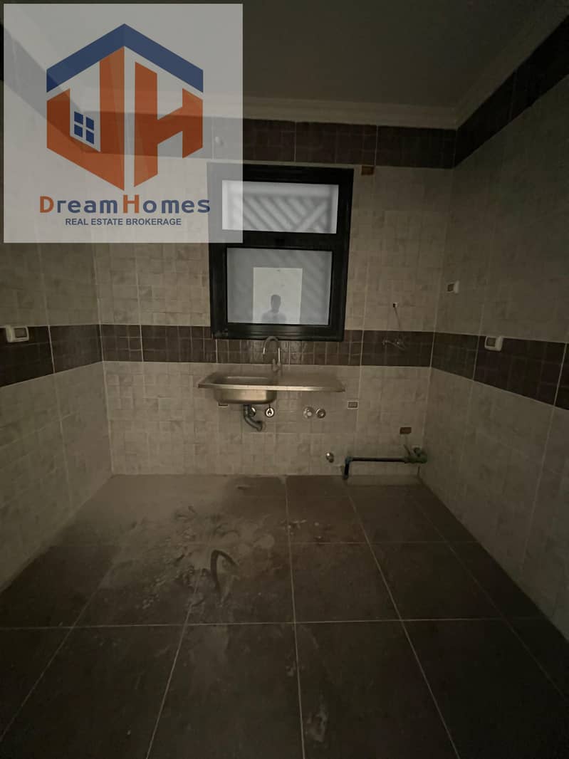 8 5df648a4-d5f8-416f-9bf6-72becf2f853d. jpg