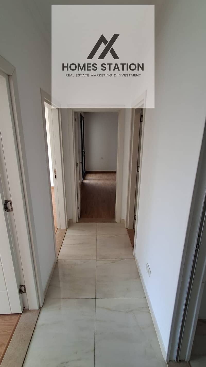 8 9849b201-2ad6-41d2-8167-a5f03290a4c3. jpeg