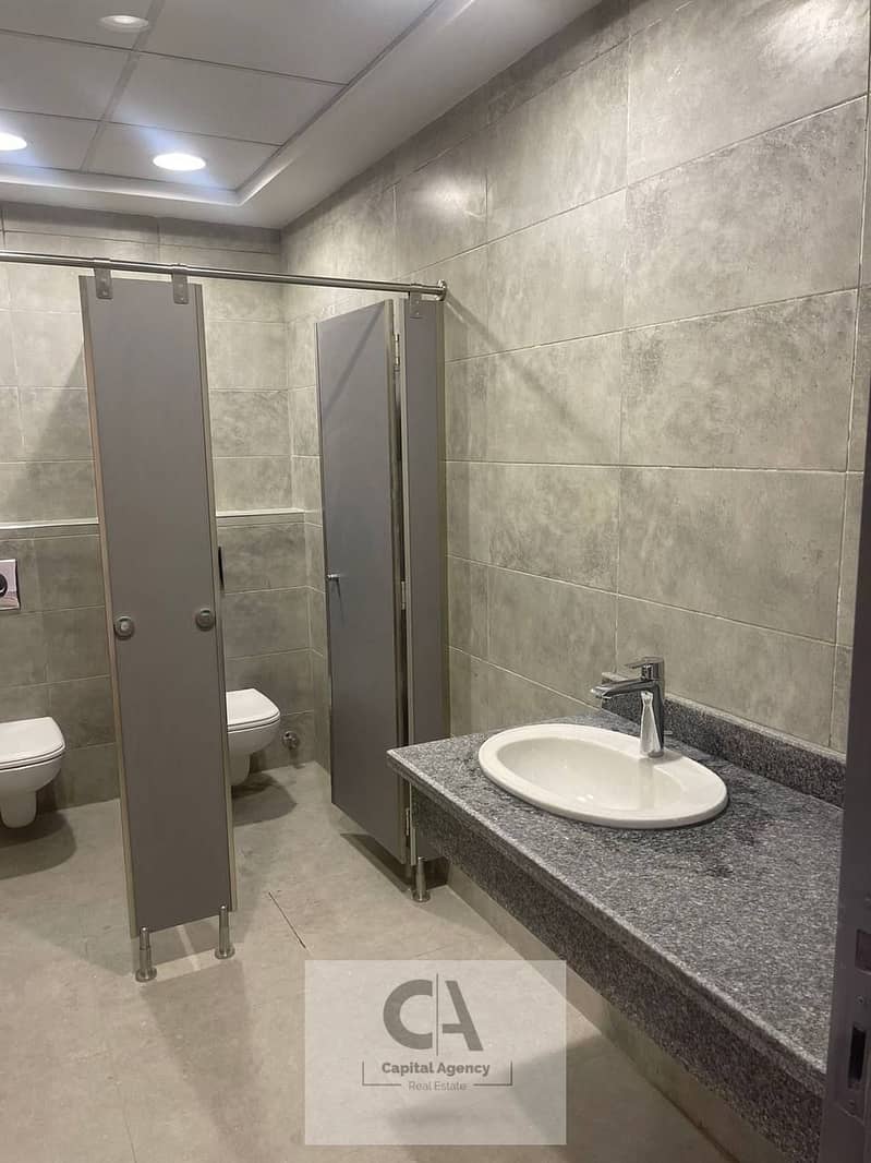 5 ca04e878-ccb7-4c45-bec9-7f10d1c4e847. jpg