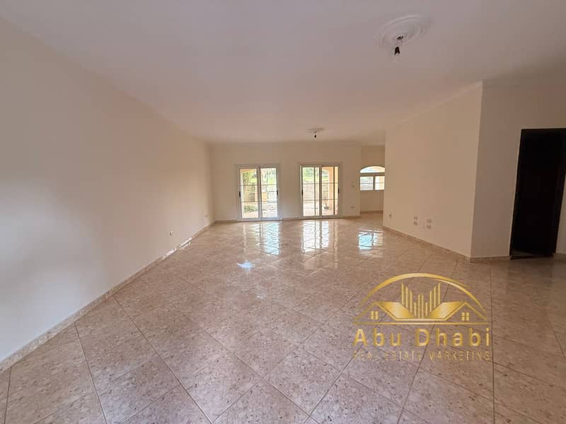 4 3e211544-7ed5-4239-922c-a5255a7c8234. jpg