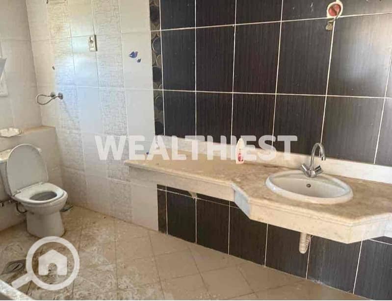 24 203838e5-267d-41fa-ba05-1c61cca7f629. jpg