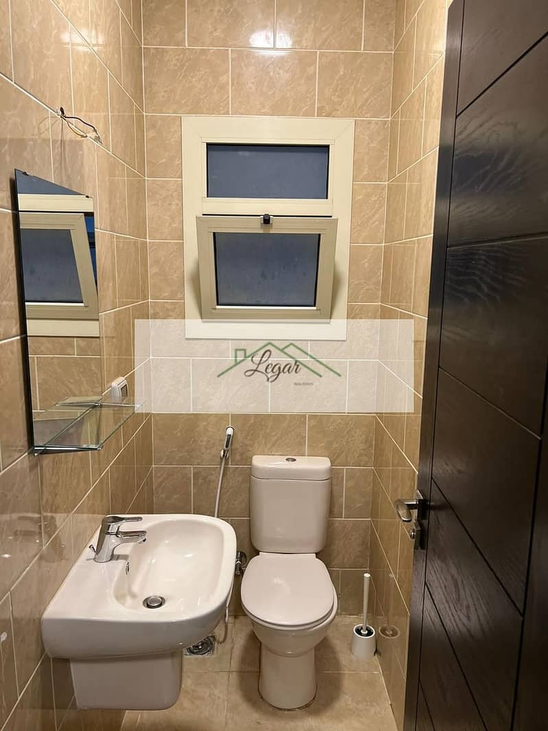 9 c976f55c-bfa9-454a-82d6-38ee9156f874. jpg