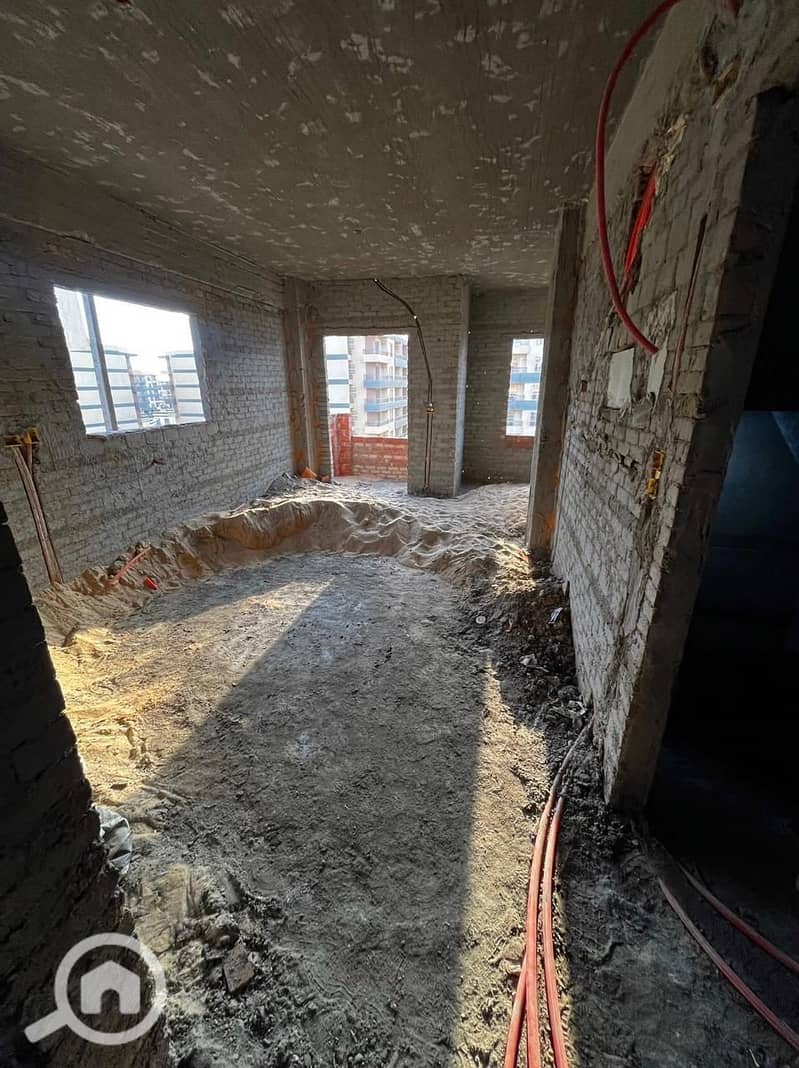 4 d399c5fc-6c29-411c-8805-02d9e62747f1. jpg