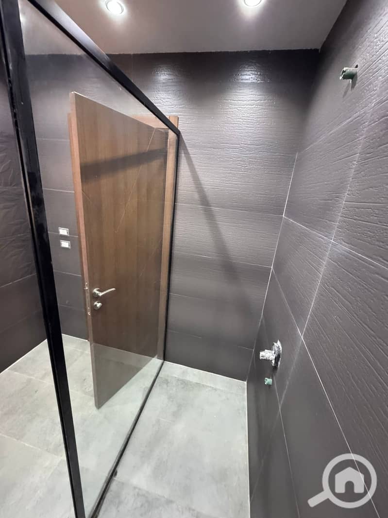 7 3561c3a2-e473-4714-acc4-f09c68b1f497. jpg