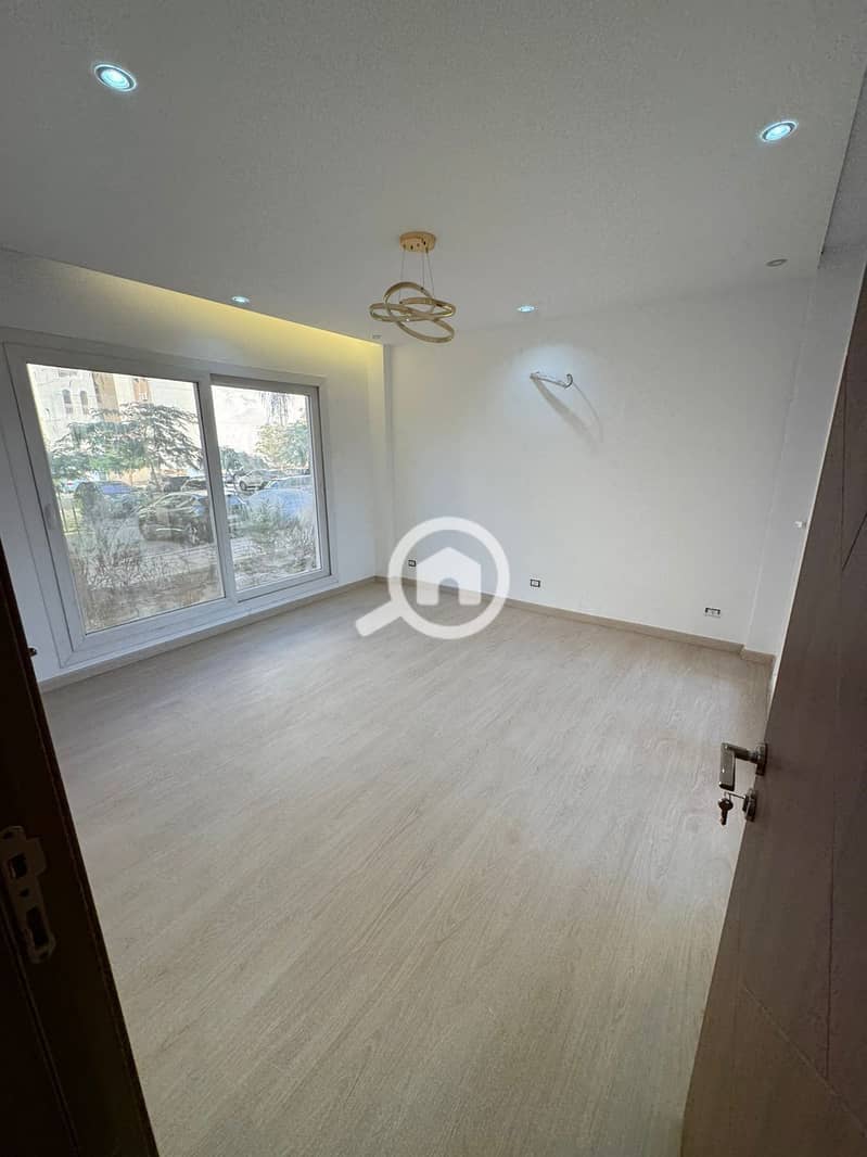 8 6309e1da-8892-4ceb-b1f8-569e9bc328f1. jpg