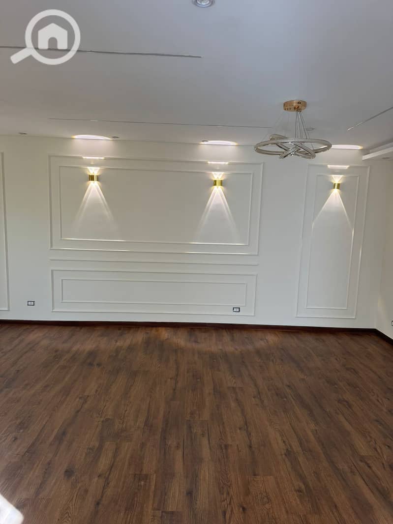 10 a380d12b-f489-4271-acd0-26fe5ea65a84. jpg