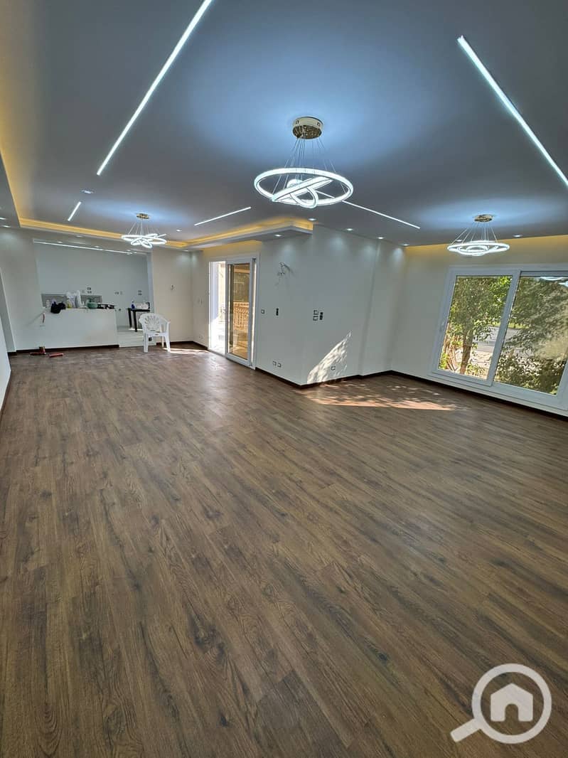 12 e47fb68d-7c6d-47b9-8eb6-92c93c427133. jpg