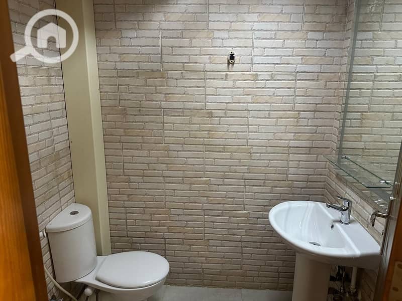 7 WhatsApp Image 2026-01-29 at 15.40. 18 (1). jpeg