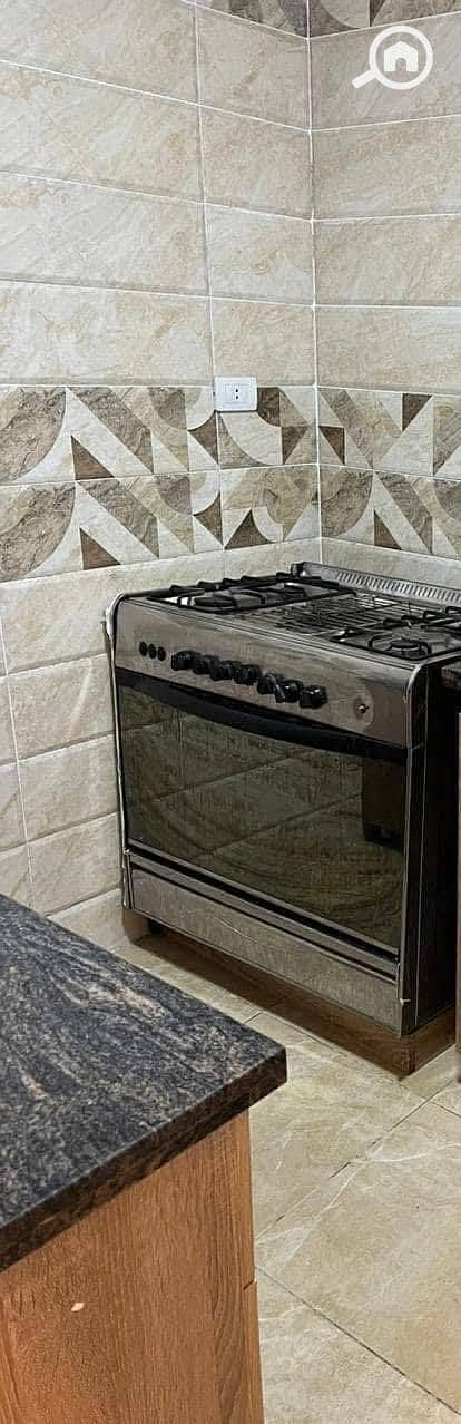 8 d37f542b-e1be-4aca-9a62-744dc0d1c3a0. jpeg