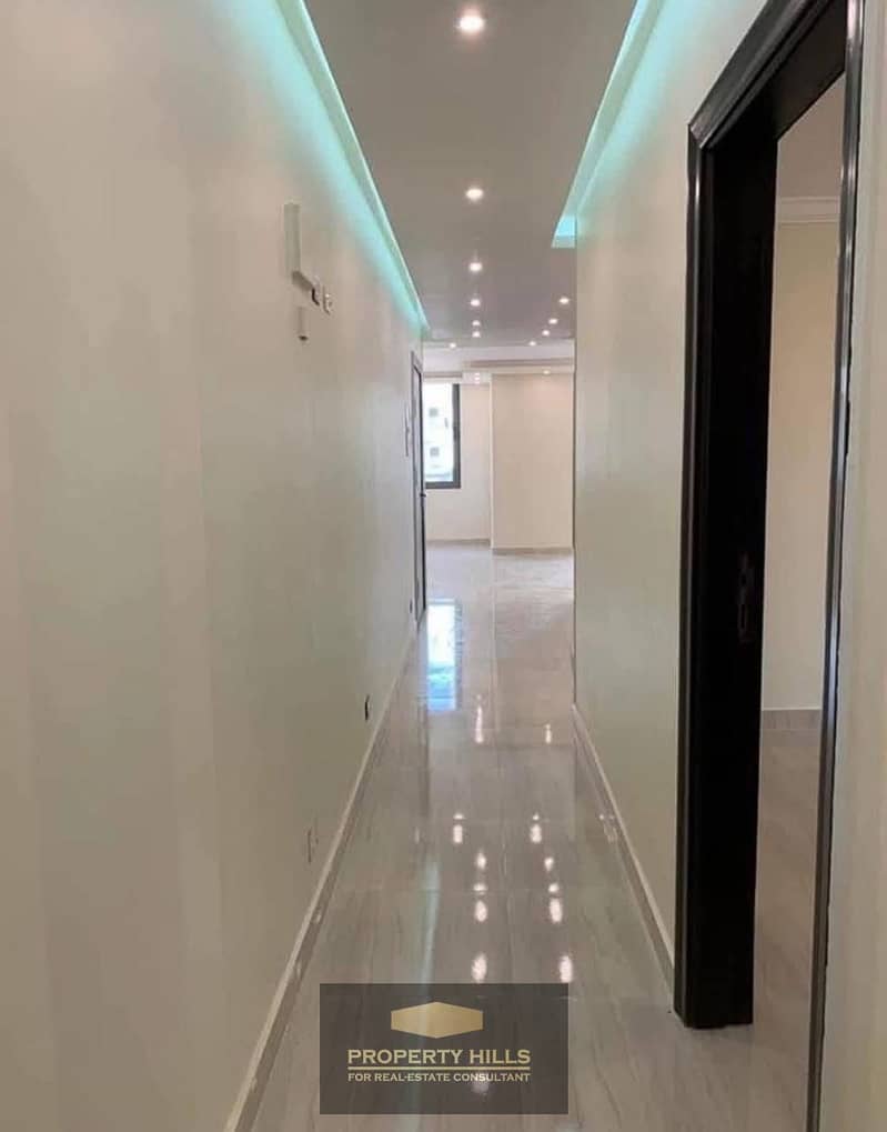 12 f71eda5c-55ba-4e0f-bd82-70994e0f1375. jpg