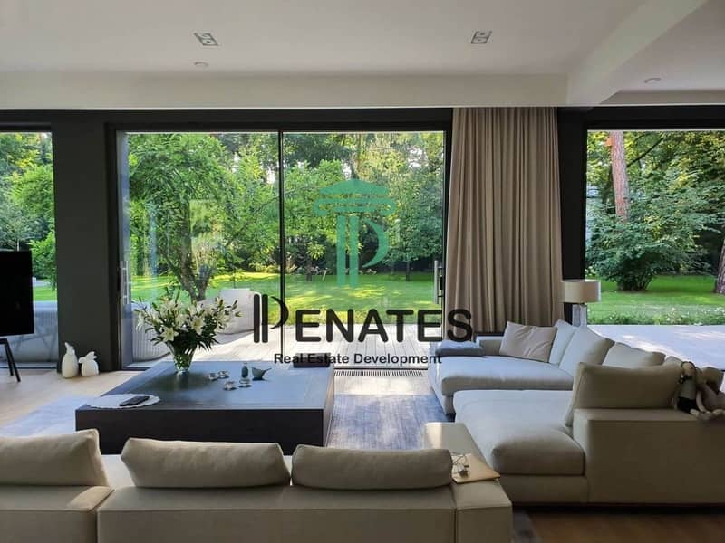 10 319ceb25-8321-45b2-aa6d-45b07f67b4f8. jpg