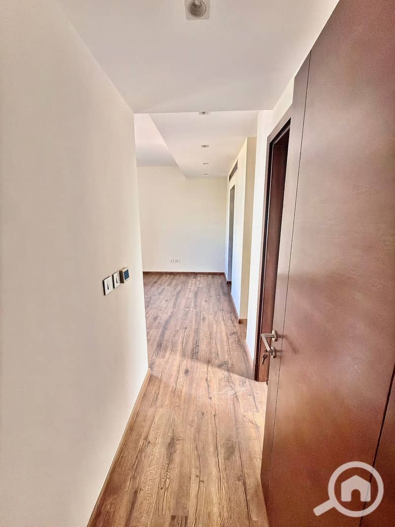 5 WhatsApp Image 2026-01-29 at 16.35. 39. jpeg