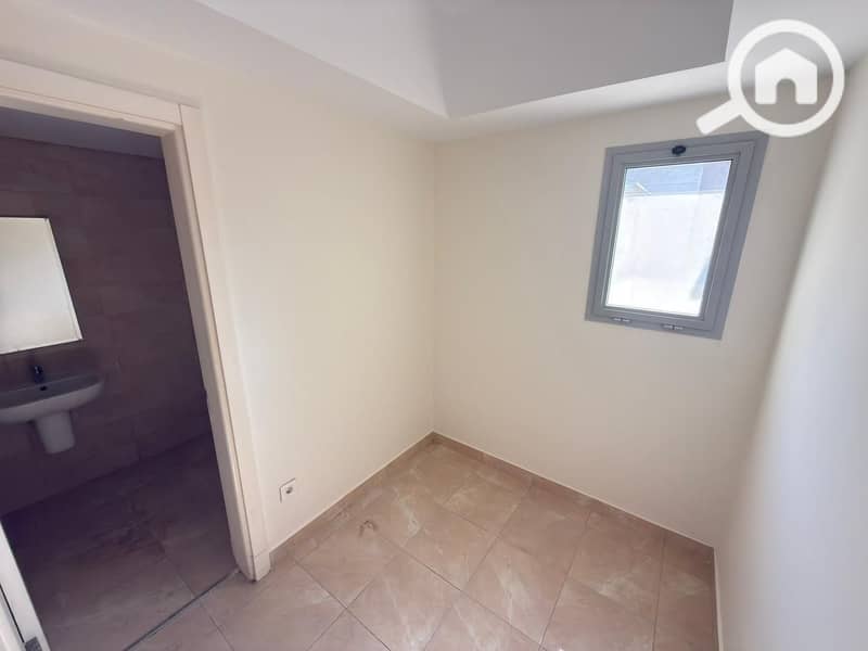 32 WhatsApp Image 2025-11-18 at 7.23. 50 PM (2). jpeg