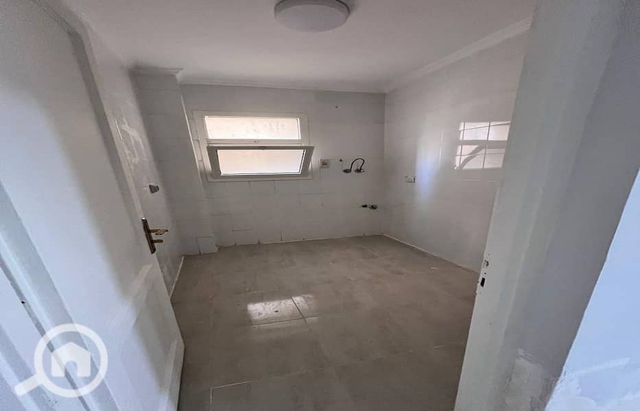 8 5940a9e0-765f-4a9b-b764-79d47bd20016. jpg