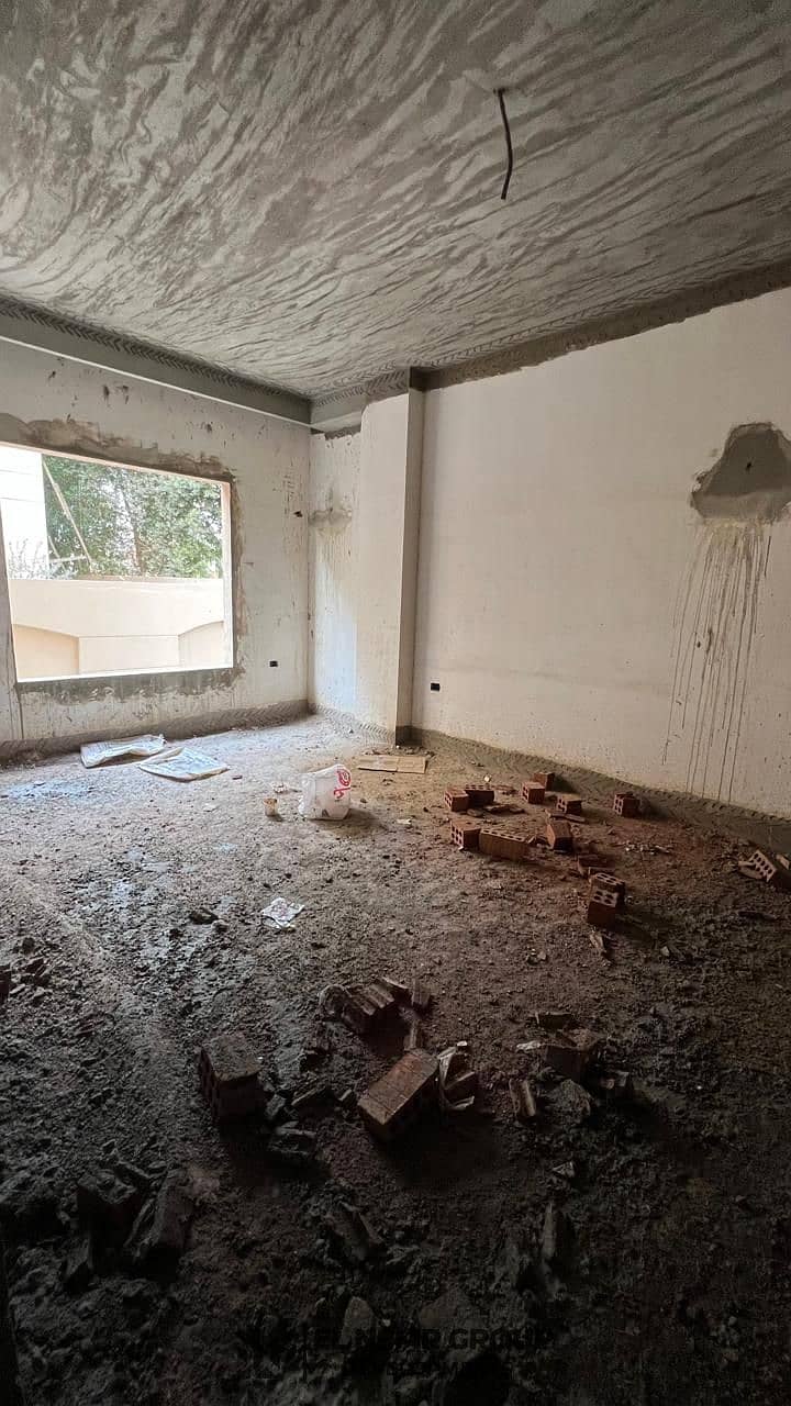 4 f1eae644-5406-40b6-bd56-e70c560799f5. jpg