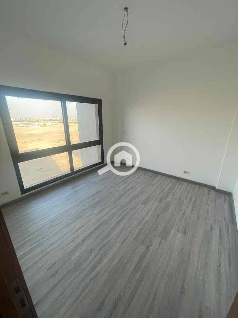 2 82c830ca-5a8d-43e5-b5bc-ae0f7e5c6891. jpg