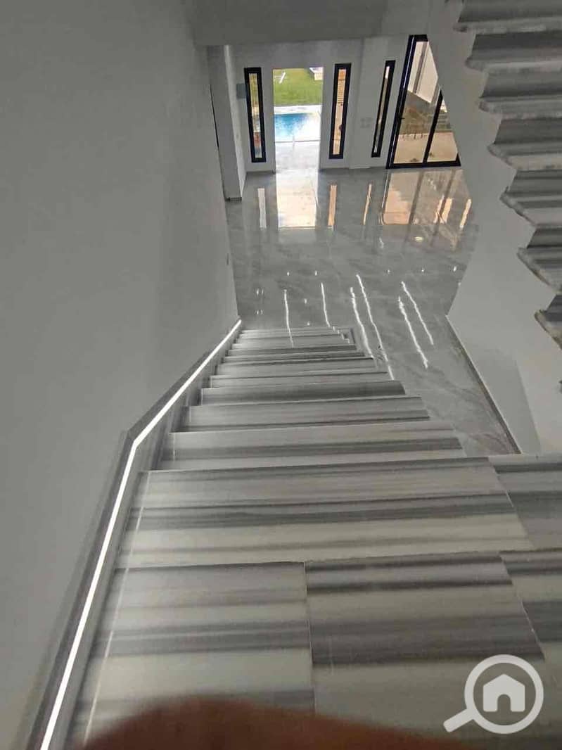 7 2317fd41-d663-48fd-888e-942585c32724. jpg