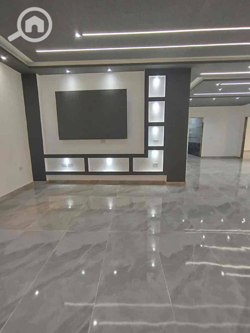 10 f13032aa-66a2-4432-8056-1fa985ca2264. jpg