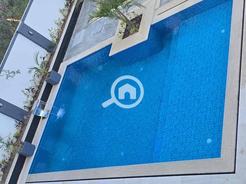 18 bc0a6ad3-f446-4541-9e35-d28d1bee2f09. jpg