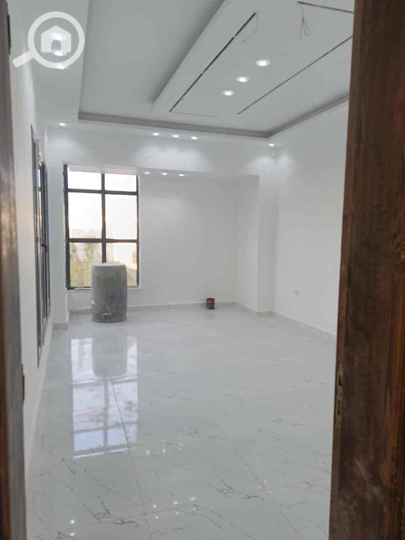 8 caf03c27-c539-4073-b25f-81a40c4948a7. jpg