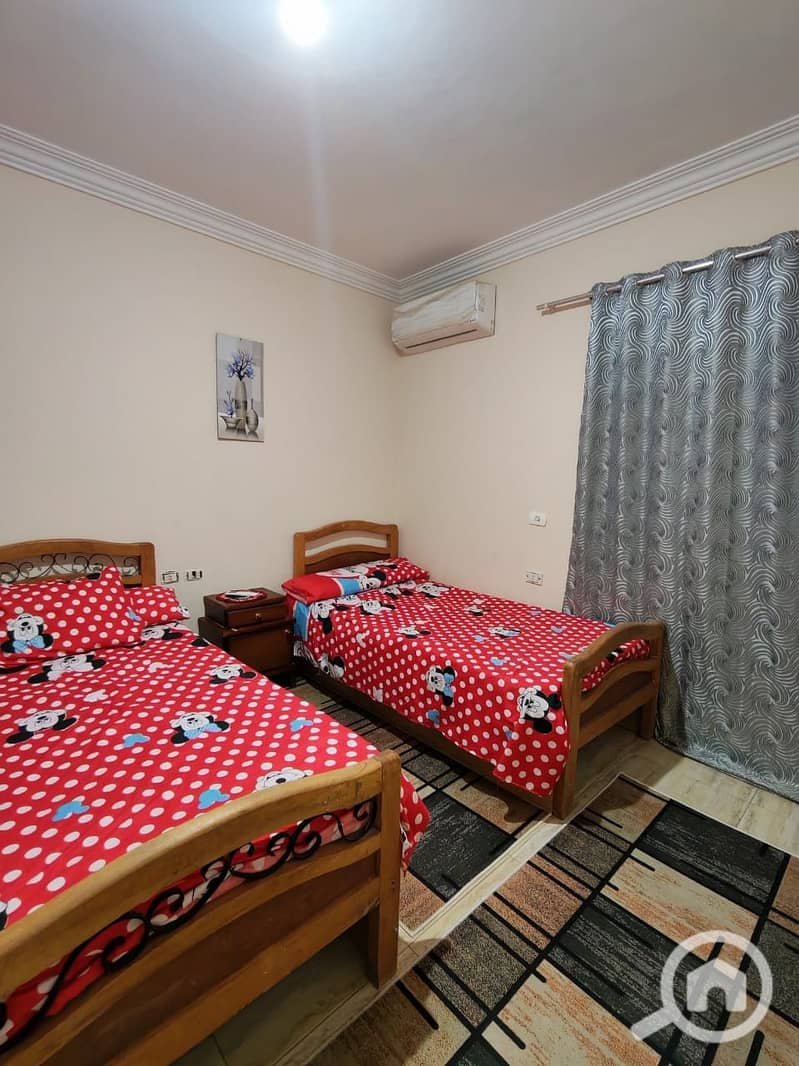 4 42a5b2ea-5520-442d-9bd0-6c1ebd0f1c4b. jpeg