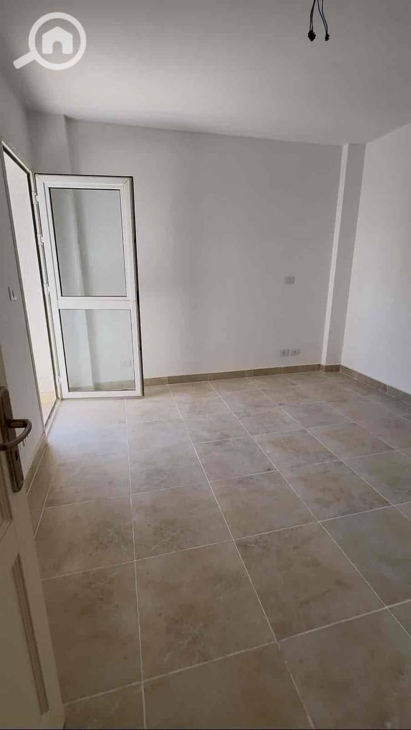 9 e3aba7e7-f4aa-4f68-bcab-b221c6d9b626. jpg