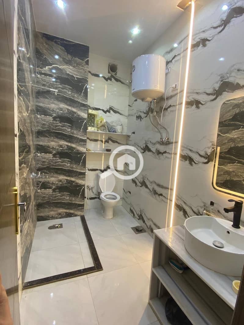 12 1a4dd420-2fb6-46d9-b280-60ce54ffe590. jpg