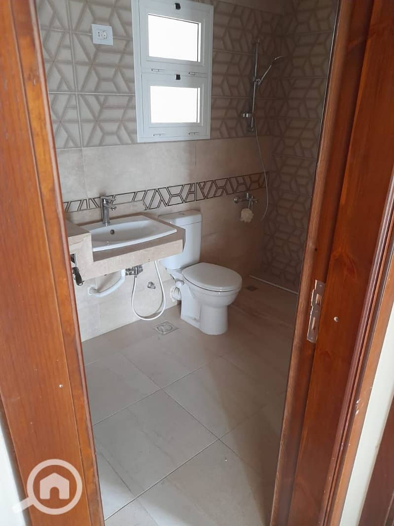 3 682df25e-ea8b-40ef-8a24-e36a7173d131. jpg