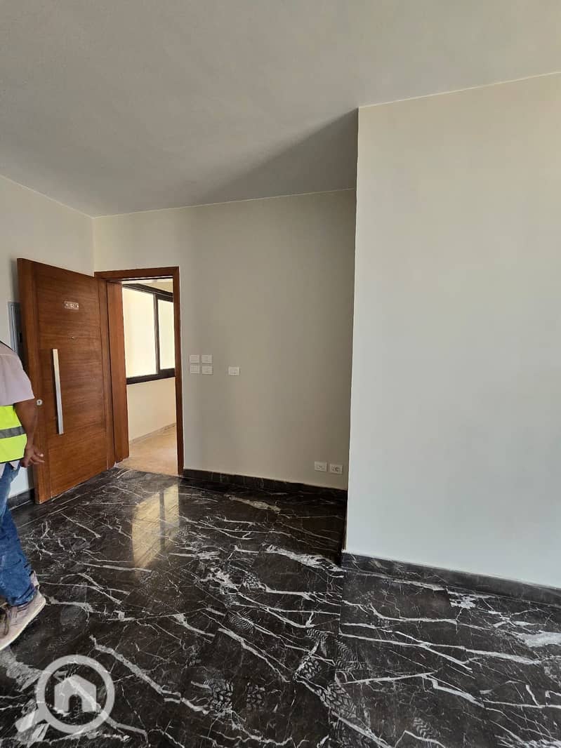 12 c589c22b-5822-48ff-9efb-9a83334c7283. jpg