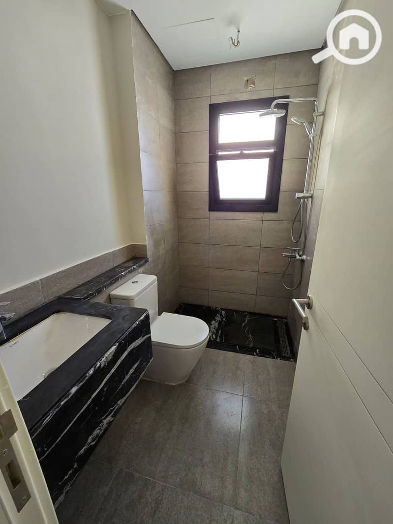 15 e4dd6d2f-292d-4888-82bb-b76790803327. jpg