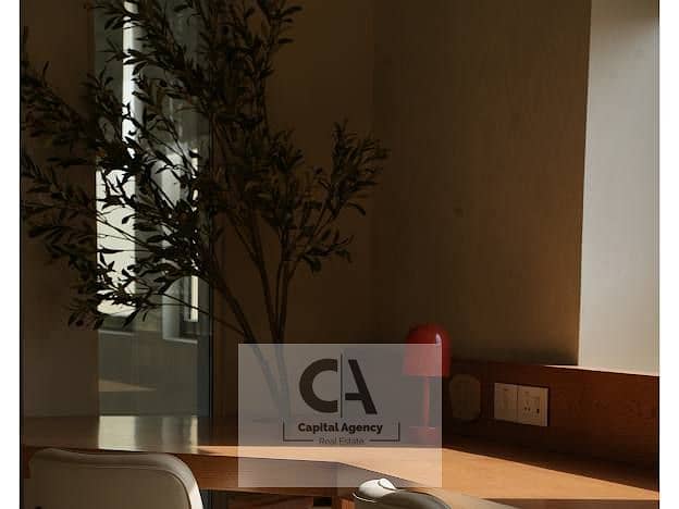 3 e25a9f43-cc5e-46b8-b44b-be51f2e55251. jpg