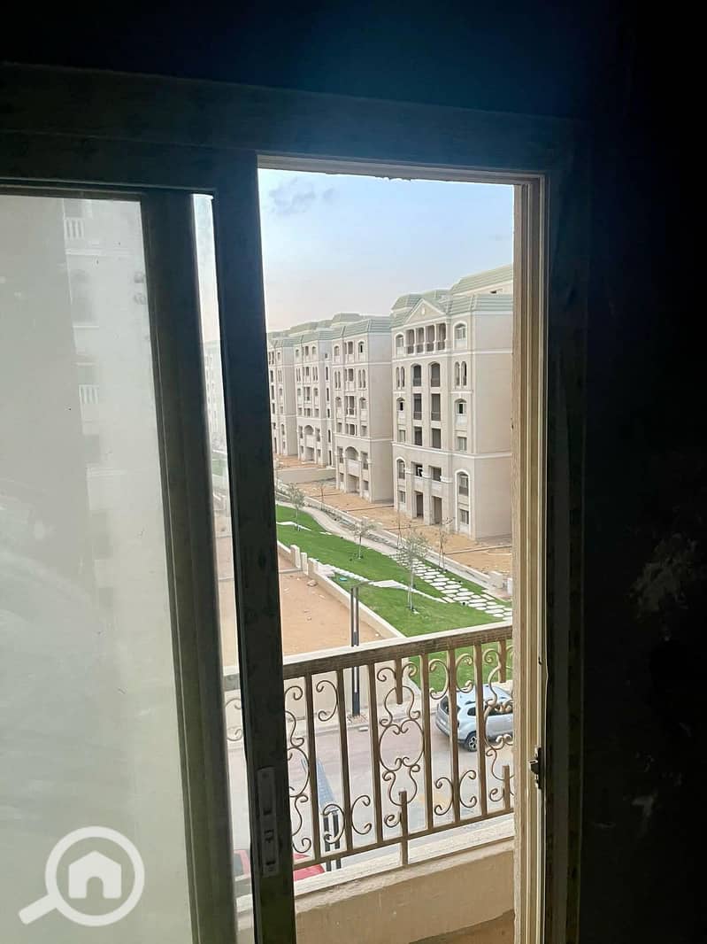 12 9e3cfaf5-7951-40de-8232-ea4013a78762. jpg