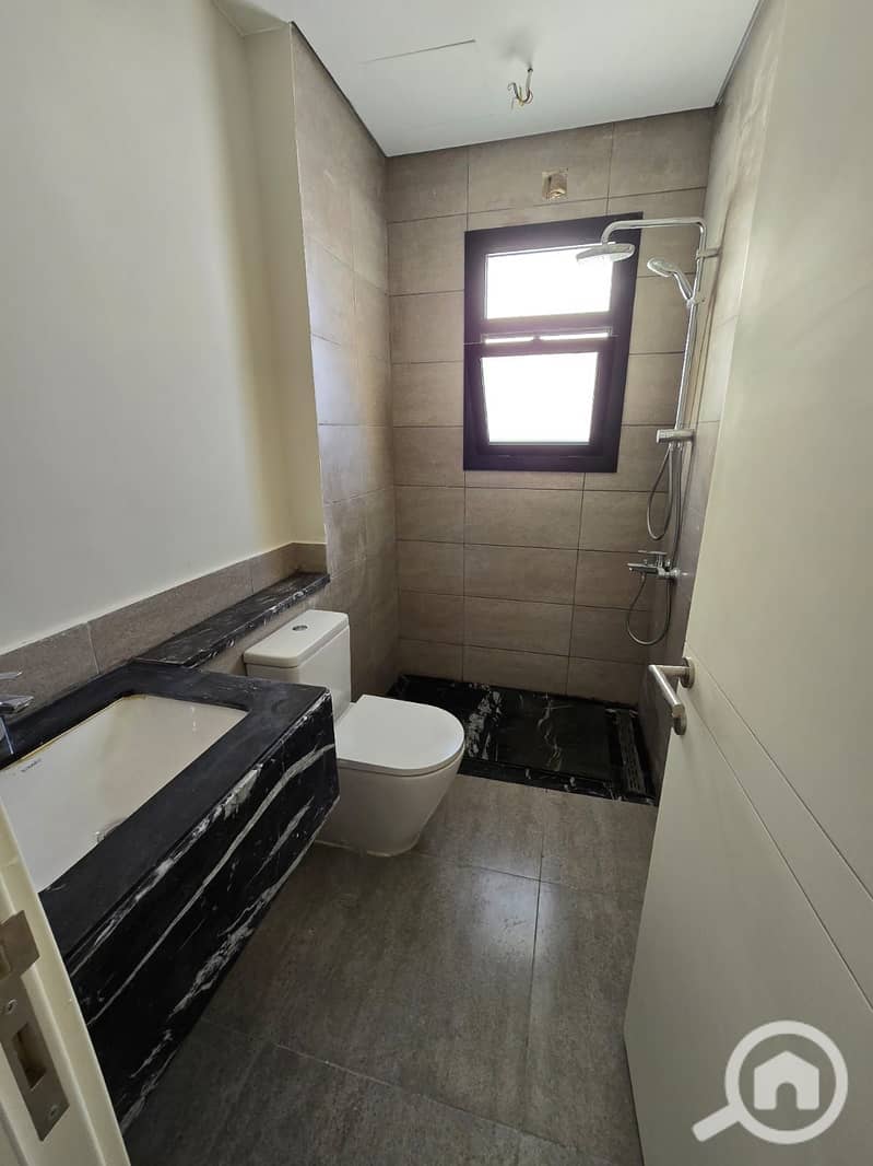 9 670bf044-6c06-4813-96ad-2b7a98a4644a. jpg