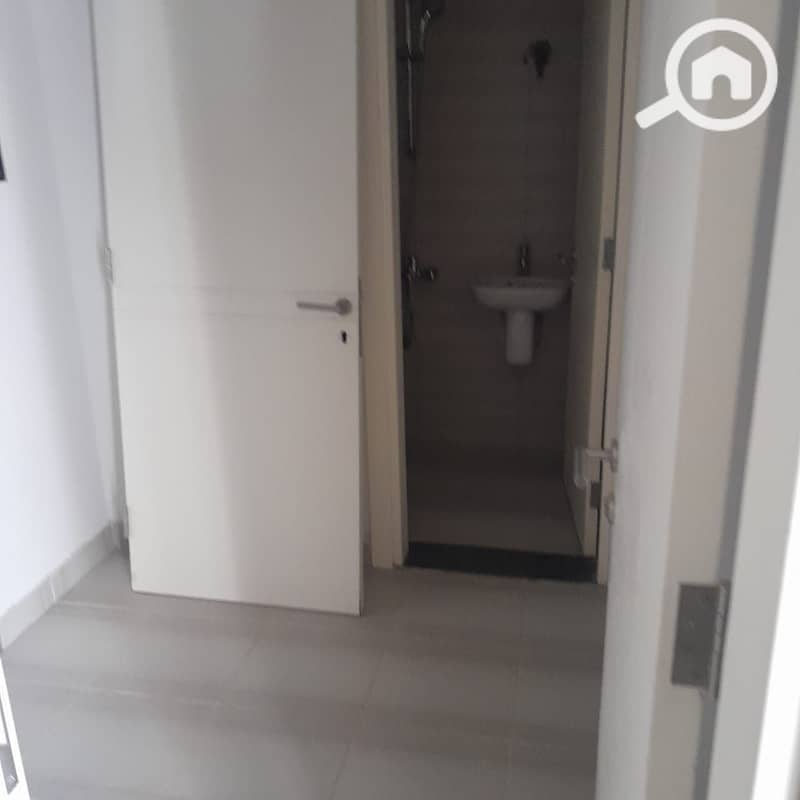 10 803bd85f-05d3-447a-af3c-7441f3908b04. jpg