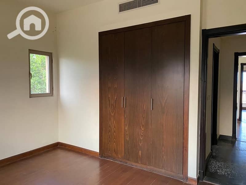 2 c6bdf425-9637-4243-8009-f100ec02d06a. jpg